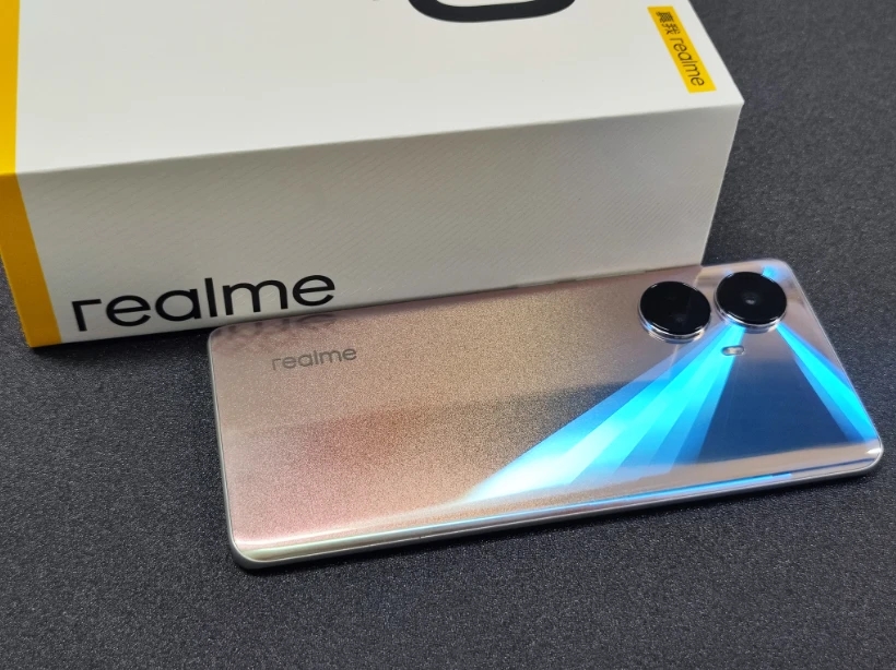 不仅仅是屏幕护眼,还有出色的图像:真我10 Pro ++上手体验